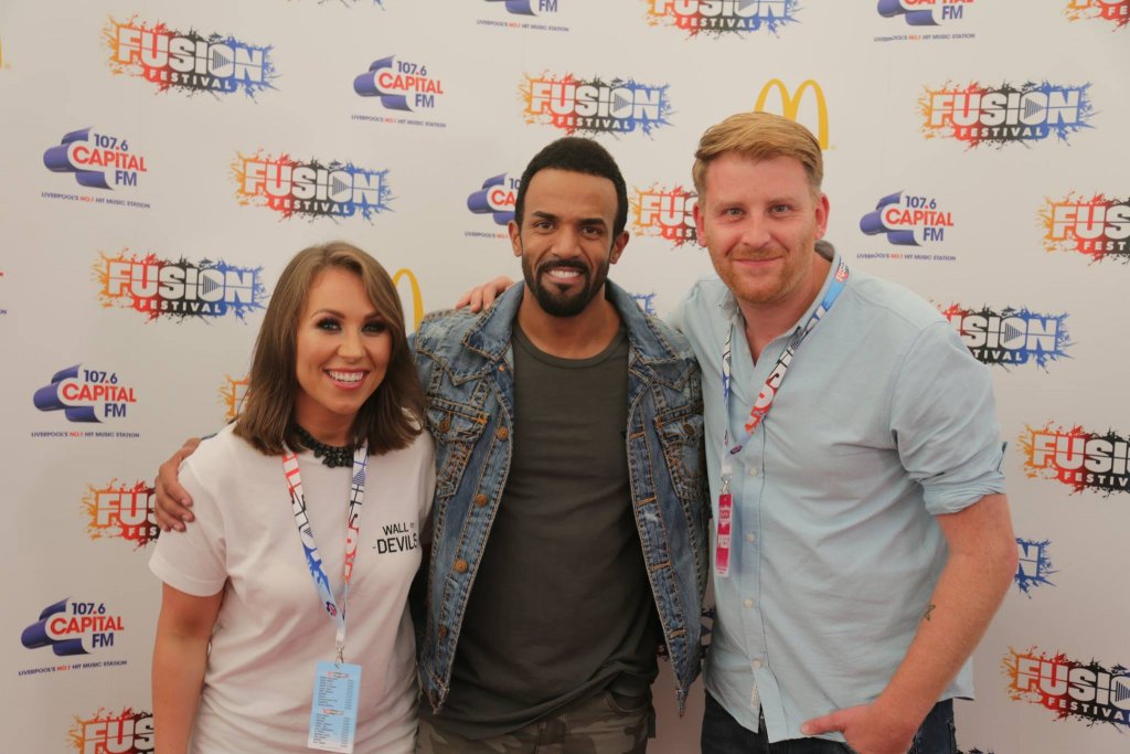 Craig chatting to Jay & Ellie backstage at Fusion