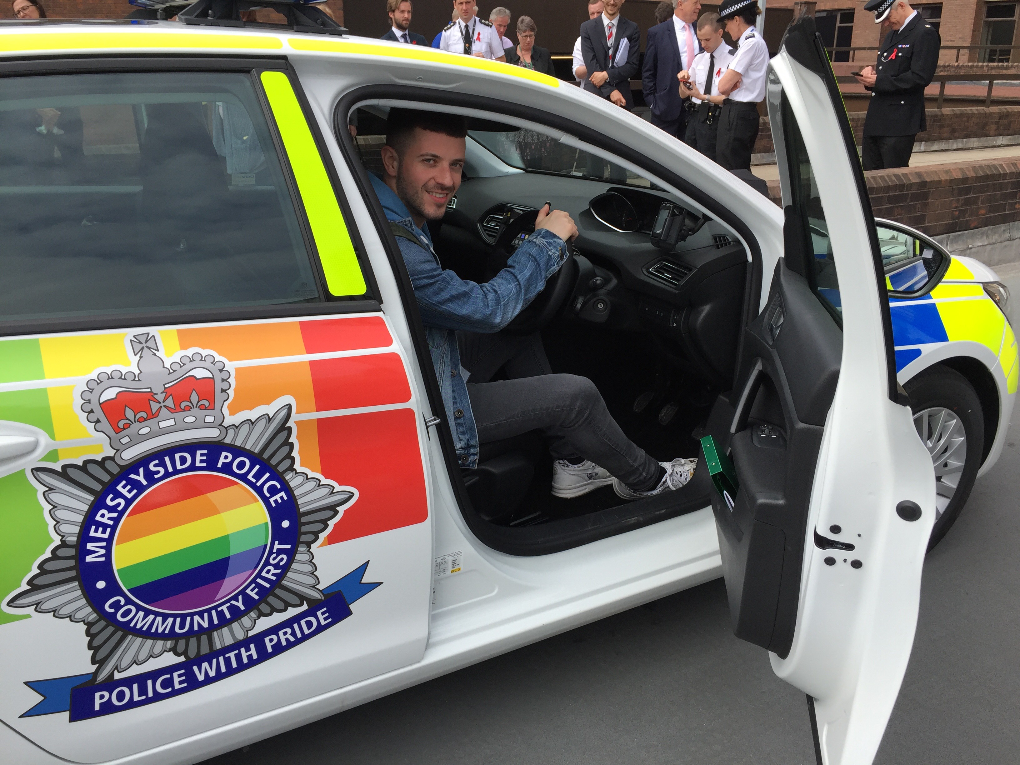 Police Car Website >> Merseyside Police have unveiled a very colourful patrol ... Police Car Website >> Merseyside Police have unveiled a very colourful patrol ...